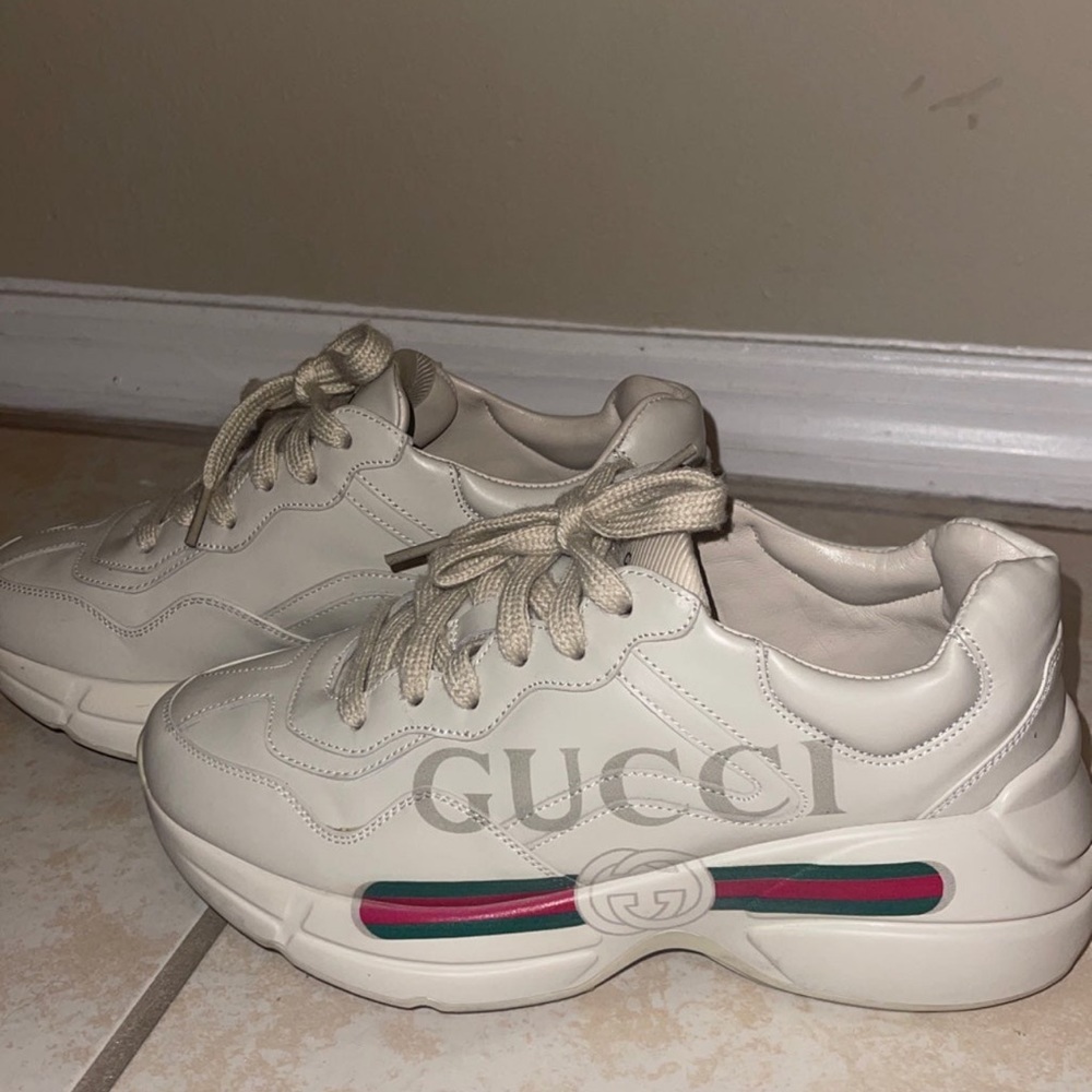 Gucci womens skeaners